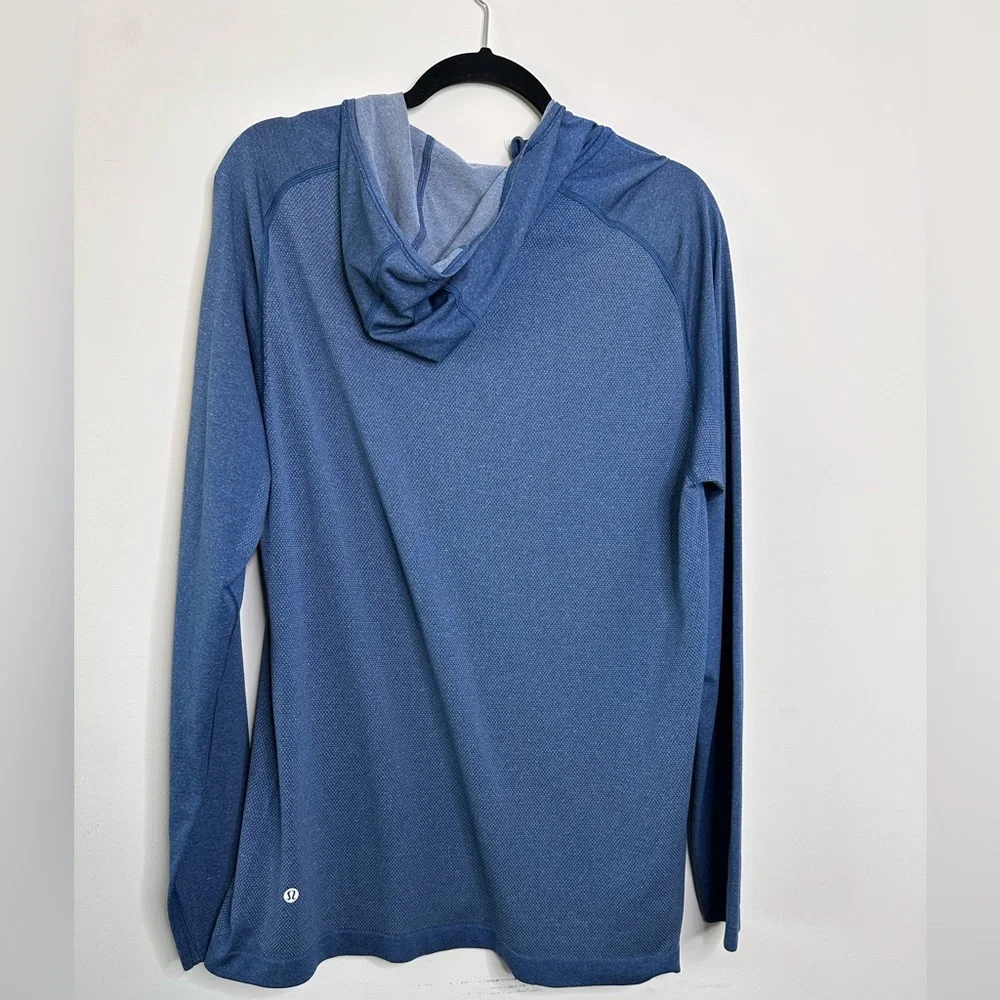 Lululemon Men's Blue Half-Zip‎ pullover shirt